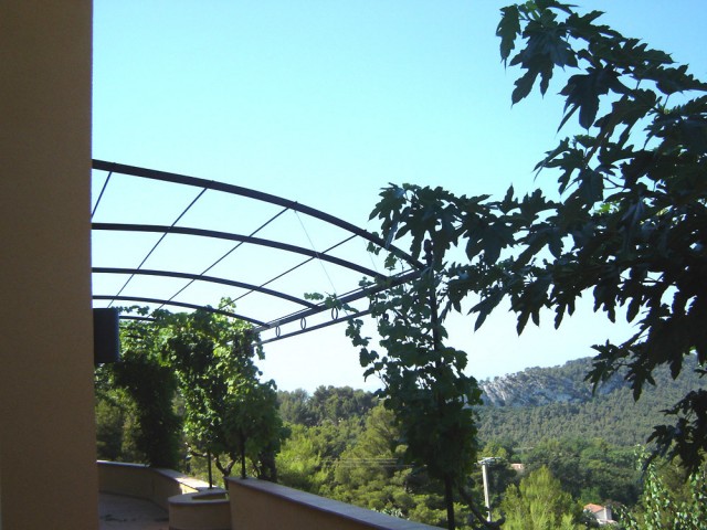 Pergola en acier peint sur-mesure - La Cadire d'Azur